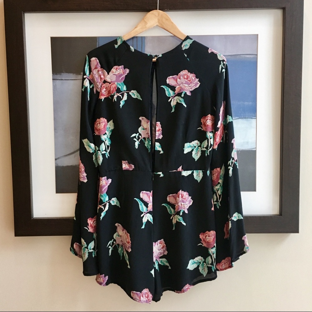 Stone Cold Fox Nori keyhole Romper 100% silk 3 L - Picture 5 of 8